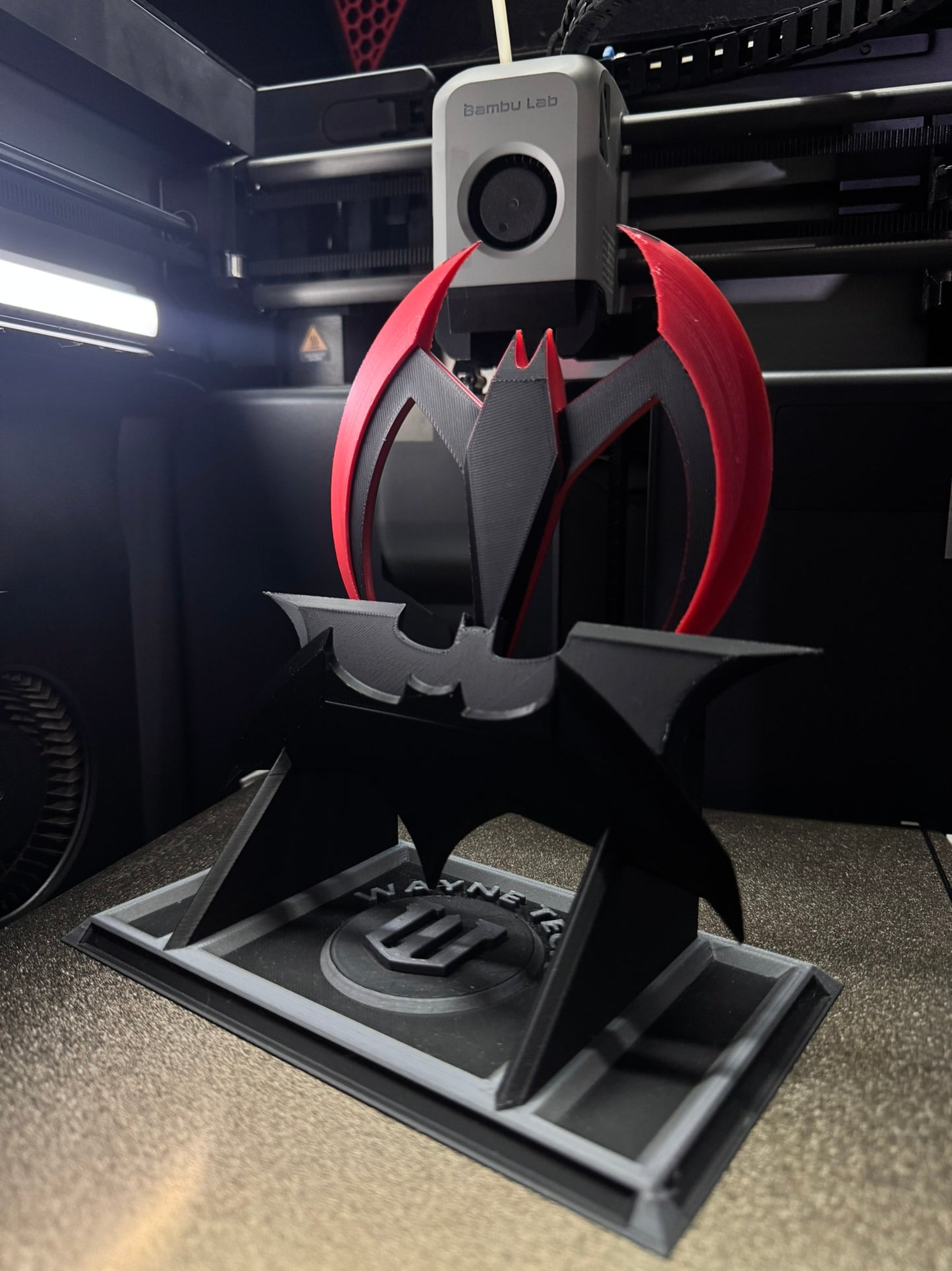 Batarang Set with WayneTech Stand